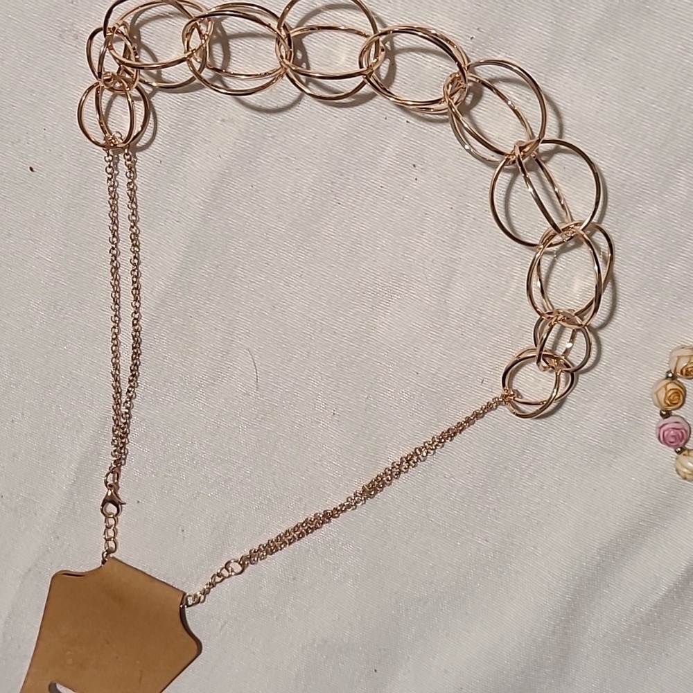 Geometric Necklace. Chloe +Isabel